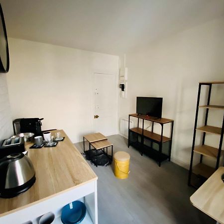 Enghien-Les-Bains: Studio Au Coeur Du Centre Ville. Dış mekan fotoğraf